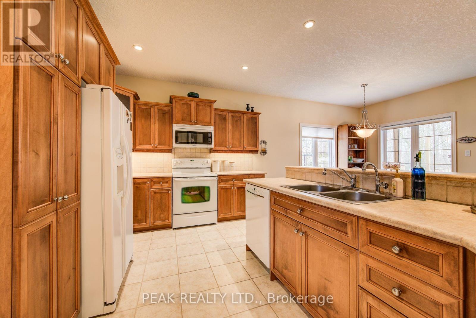 44 Laschinger Boulevard, Wilmot, Ontario  N3A 2G7 - Photo 13 - X12919868