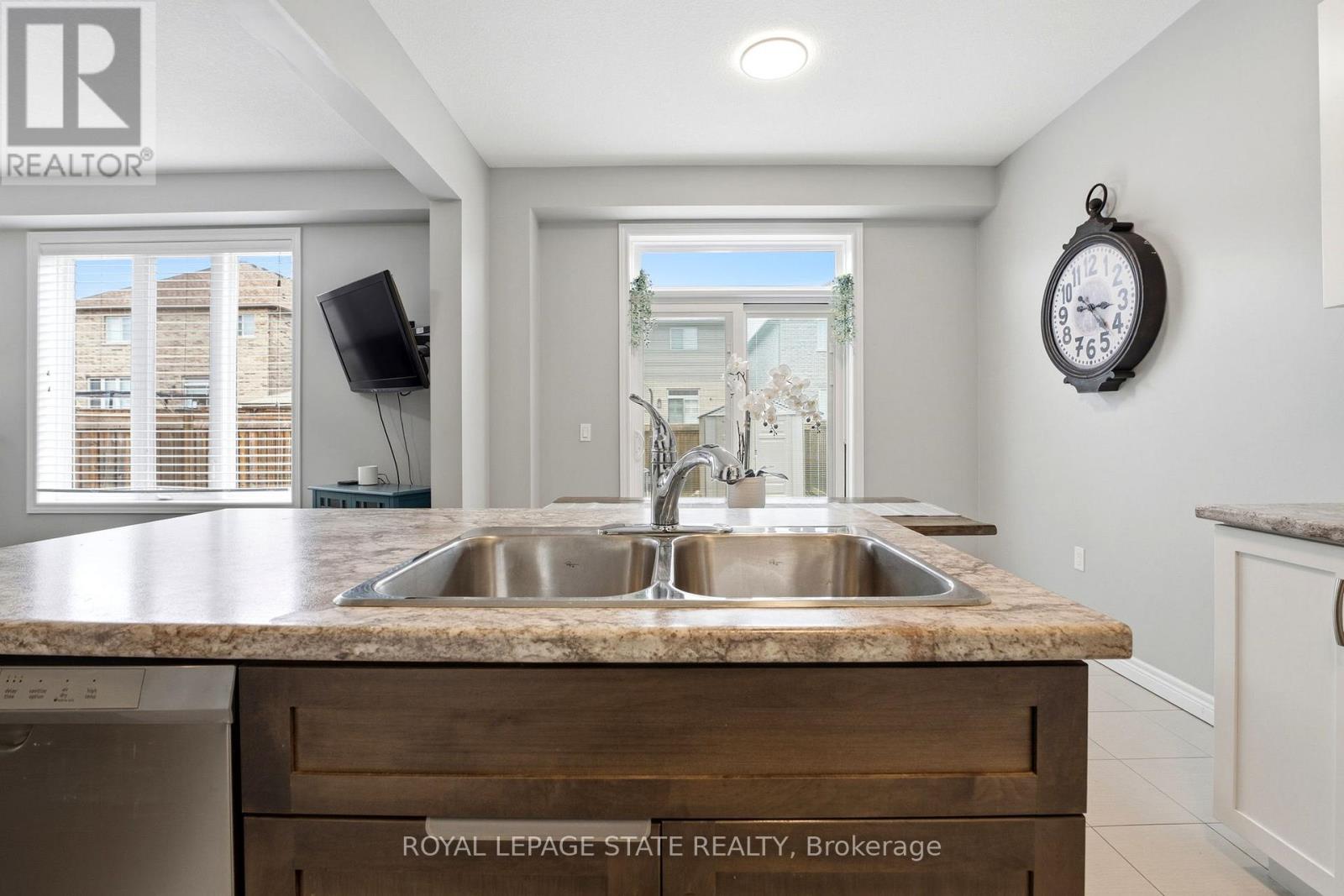 86 Fairgrounds Drive, Hamilton, Ontario  L0R 1C0 - Photo 9 - X12919898