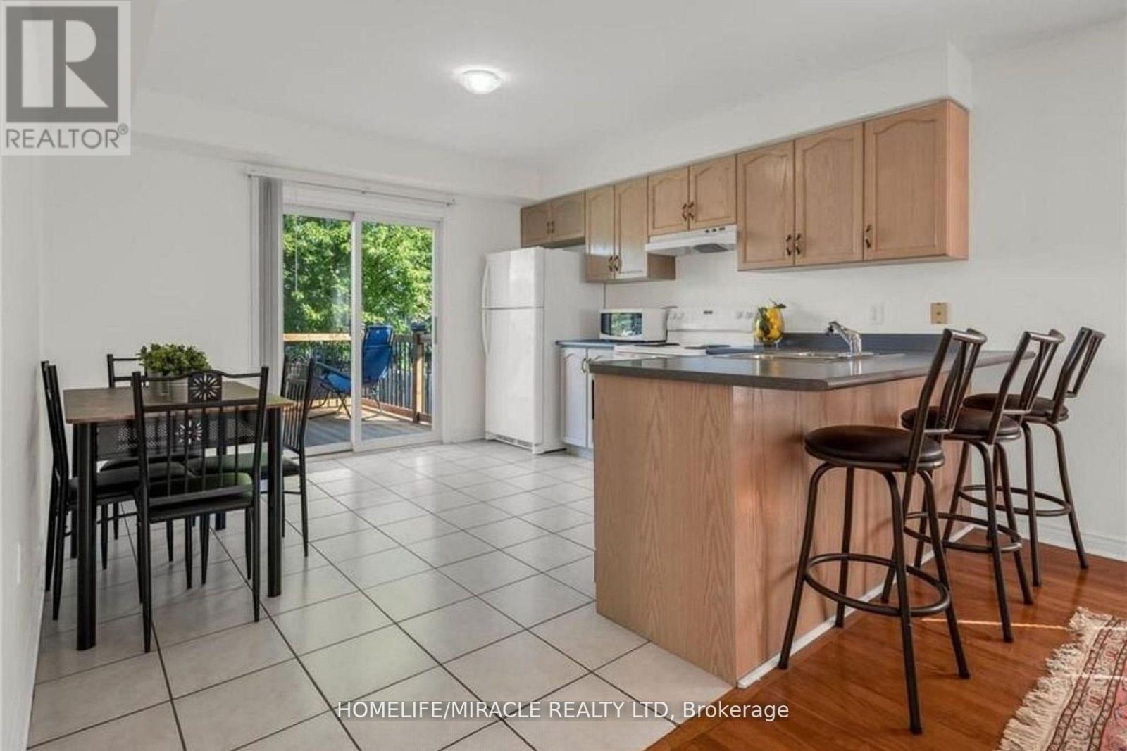 30 Jefferson Court E, Welland, Ontario  L3C 7G4 - Photo 8 - X12919912