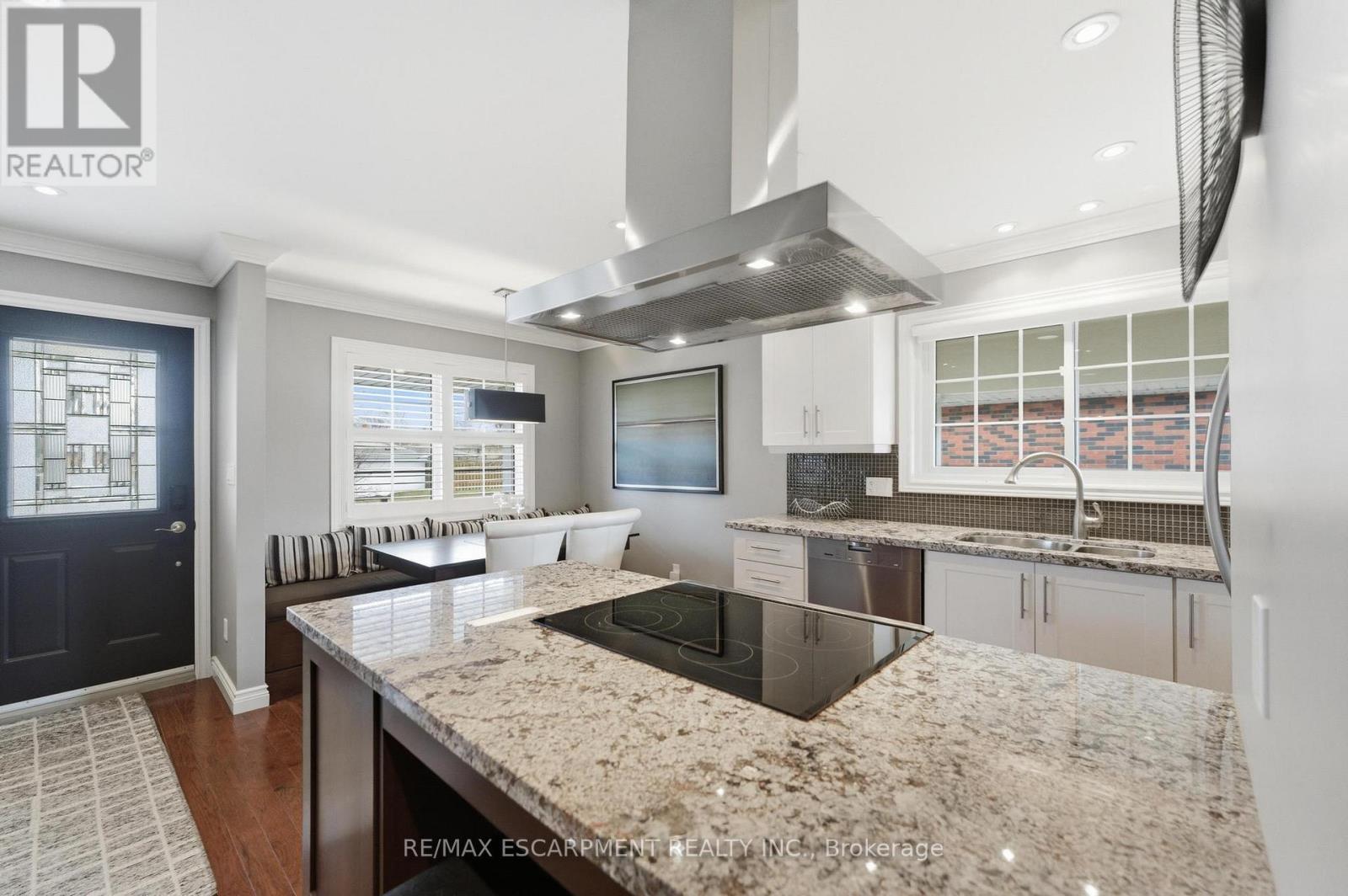 31 Marshall Street, Brantford, Ontario  N3R 3C8 - Photo 11 - X12919944