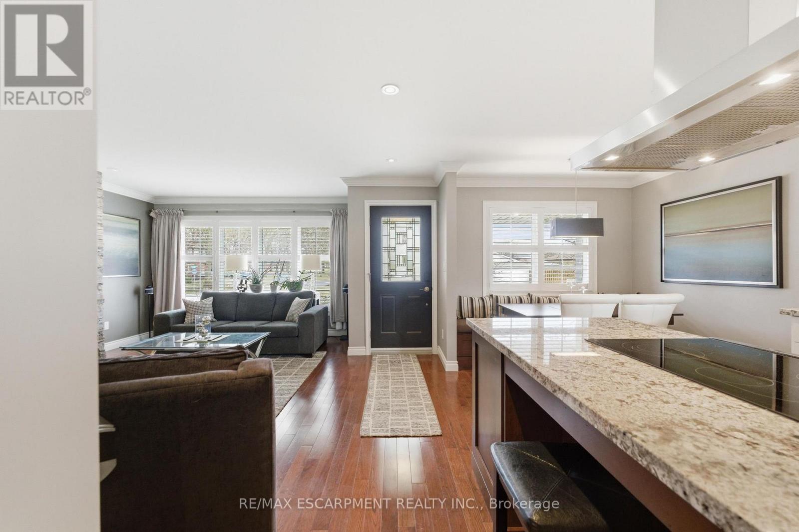 31 Marshall Street, Brantford, Ontario  N3R 3C8 - Photo 4 - X12919944