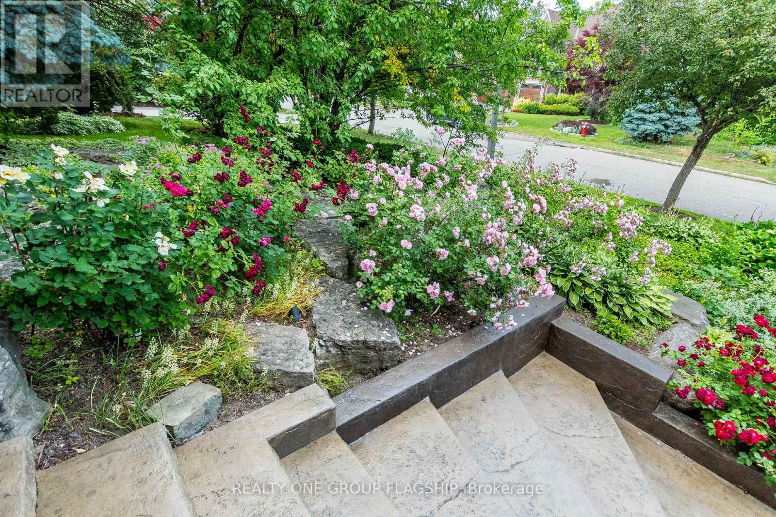 5290 Hilton Court, Mississauga, Ontario  L5M 5B5 - Photo 6 - W12913062