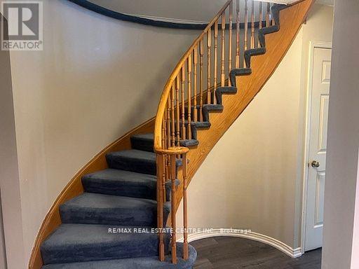 5014 Mariner Court, Mississauga, Ontario  L5R 2P9 - Photo 2 - W12916798