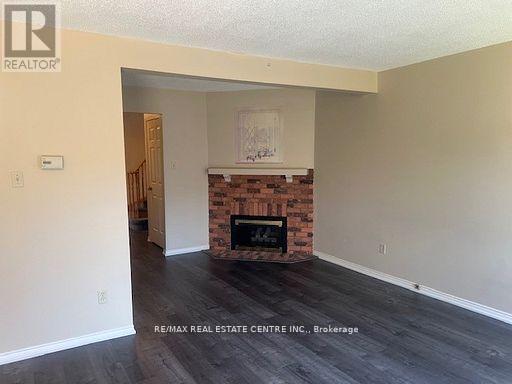 5014 Mariner Court, Mississauga, Ontario  L5R 2P9 - Photo 4 - W12916798