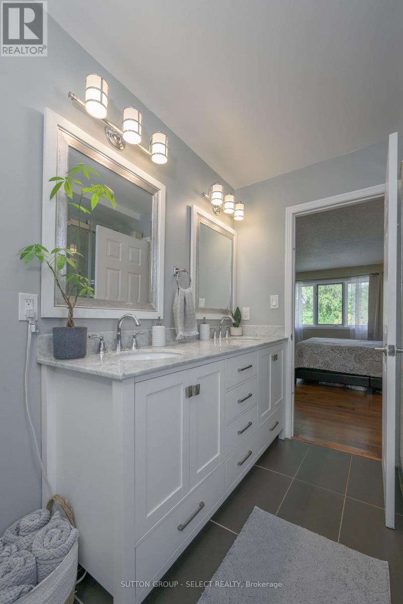 983 Country Club Crescent, London South, Ontario  N6C 5R6 - Photo 19 - X12912394