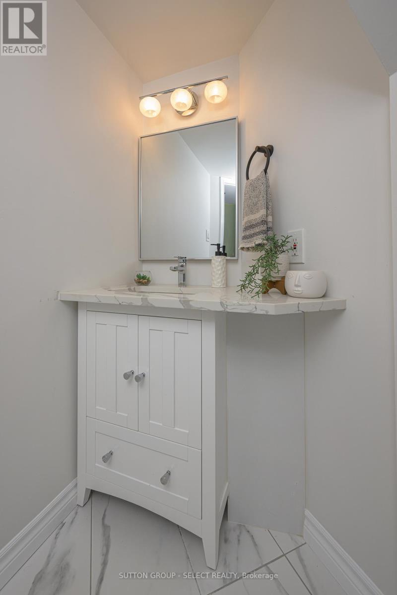 983 Country Club Crescent, London South, Ontario  N6C 5R6 - Photo 30 - X12912394