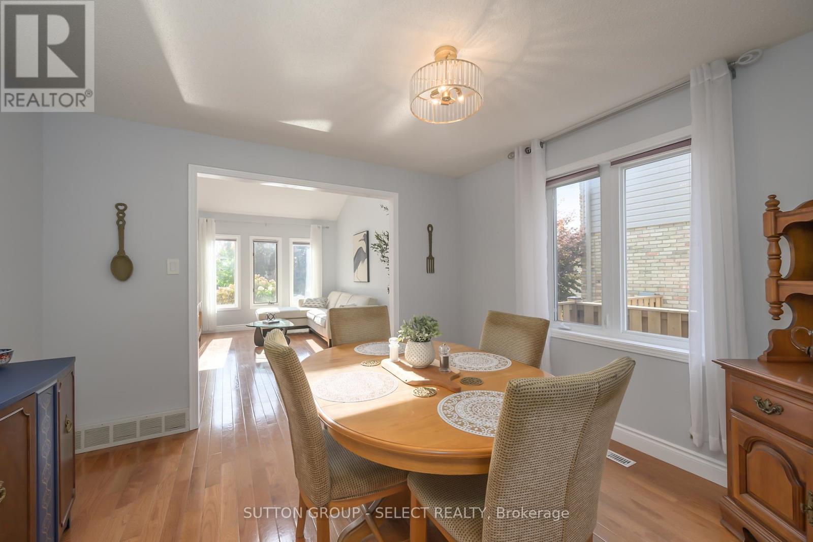 983 Country Club Crescent, London South, Ontario  N6C 5R6 - Photo 7 - X12912394