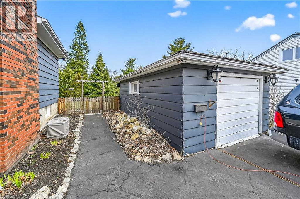 983 Parkhill Avenue, Burlington, Ontario  L7T 1T7 - Photo 42 - 40803680