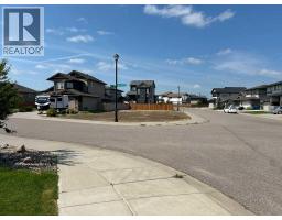 14 Canyon Estates Lane W, Lethbridge, Alberta