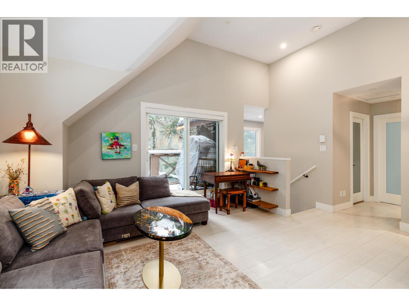 317 2222 Castle Drive, Whistler, British Columbia V8E 0L7 - Photo 7 - R3081108