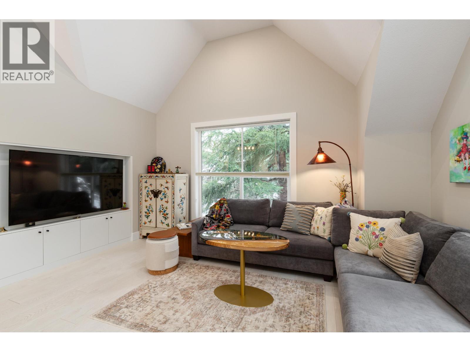 317 2222 Castle Drive, Whistler, British Columbia V8E 0L7 - Photo 9 - R3081108