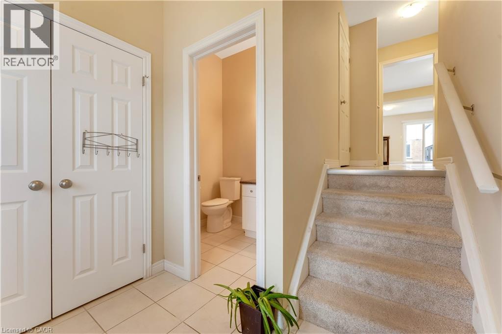 17 Valleybrook Drive, Kitchener, Ontario  N2A 0J9 - Photo 4 - 40814596