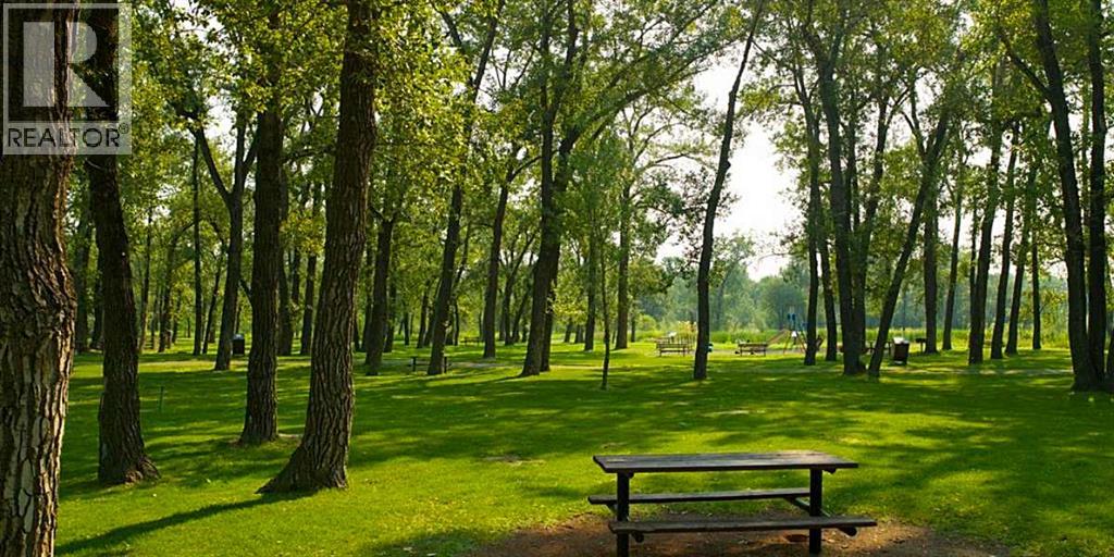 402, 63 Inglewood Park SE, Calgary, Alberta  T2G 1B7 - Photo 2 - A2292972