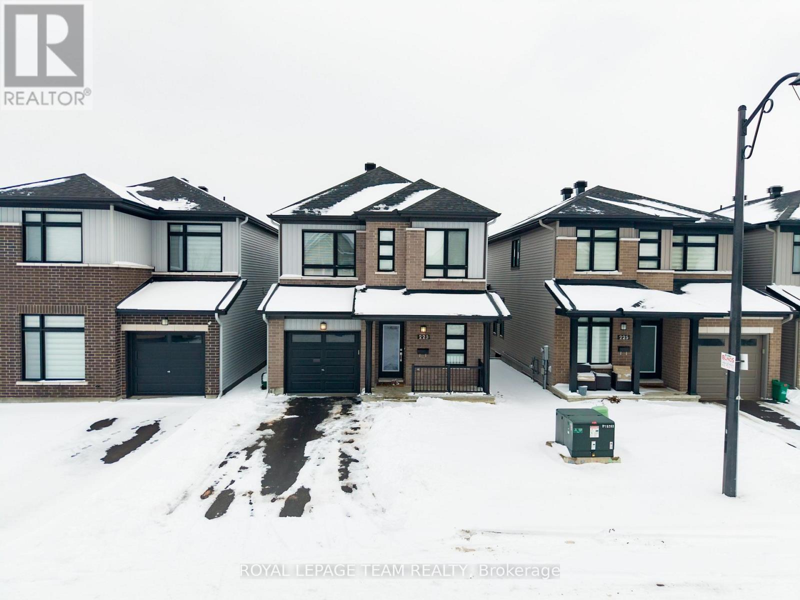223 Turnbuckle Crescent, Ottawa, Ontario  K2J 7B7 - Photo 3 - X12920018