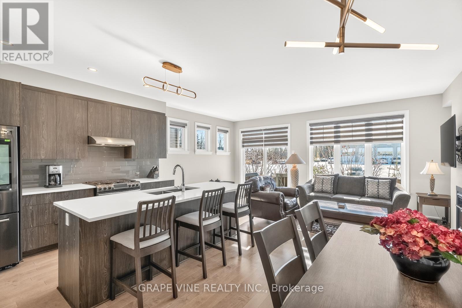 644 Vivera Place, Ottawa, Ontario  K2S 2N1 - Photo 12 - X12920030