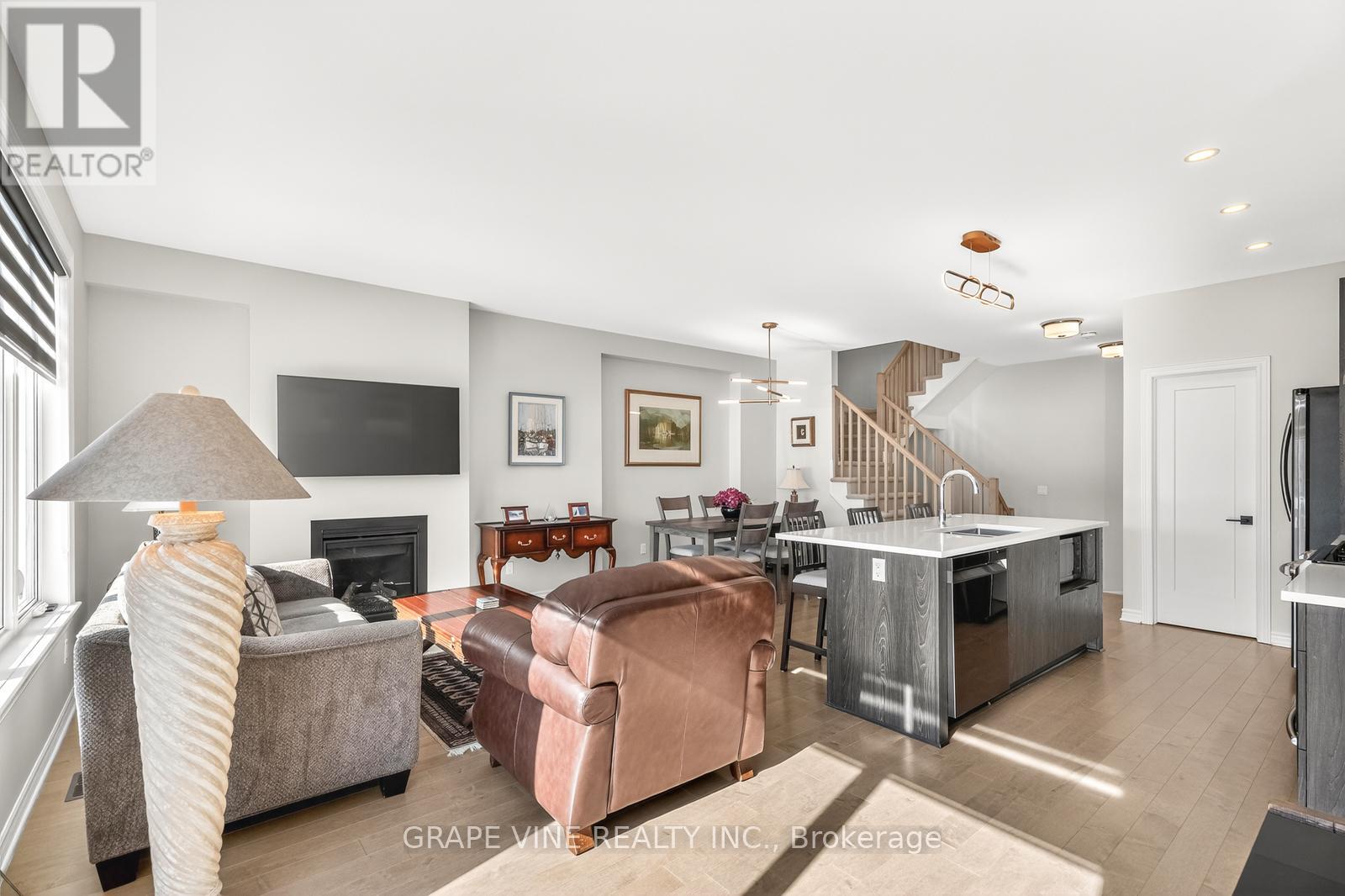 644 Vivera Place, Ottawa, Ontario  K2S 2N1 - Photo 14 - X12920030