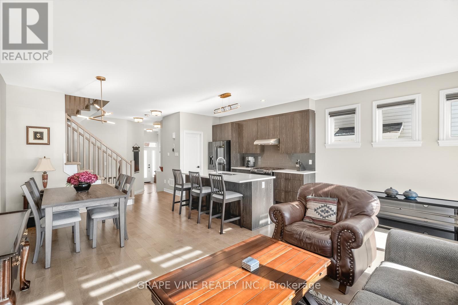 644 Vivera Place, Ottawa, Ontario  K2S 2N1 - Photo 16 - X12920030