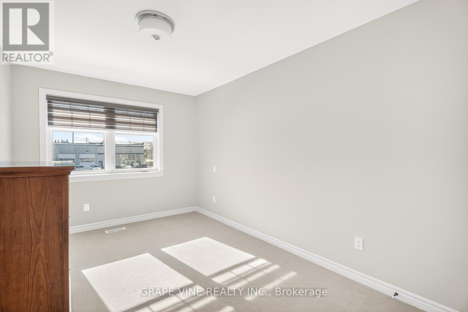 644 Vivera Place, Ottawa, Ontario  K2S 2N1 - Photo 27 - X12920030