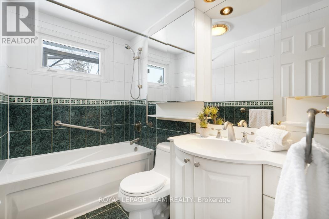 15 Overlake Drive, Ottawa, Ontario  K2E 5V2 - Photo 20 - X12920036