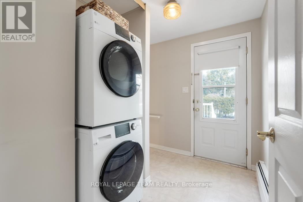 15 Overlake Drive, Ottawa, Ontario  K2E 5V2 - Photo 27 - X12920036