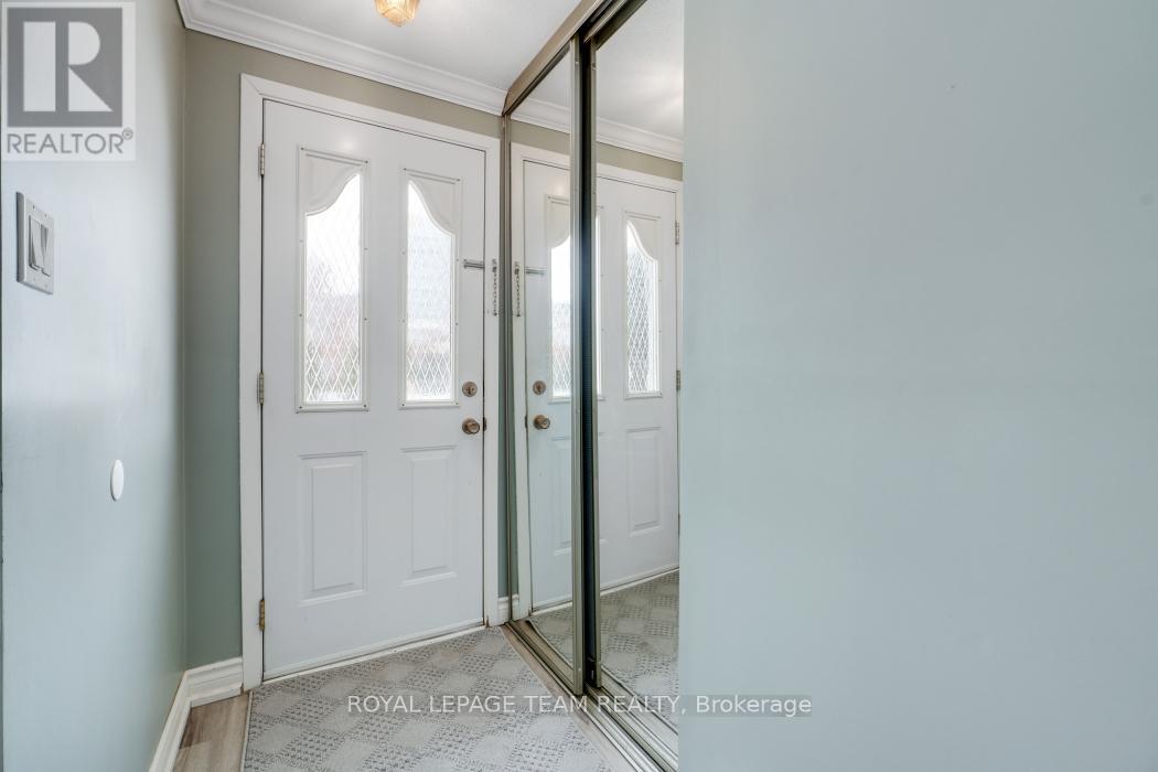 15 Overlake Drive, Ottawa, Ontario  K2E 5V2 - Photo 6 - X12920036