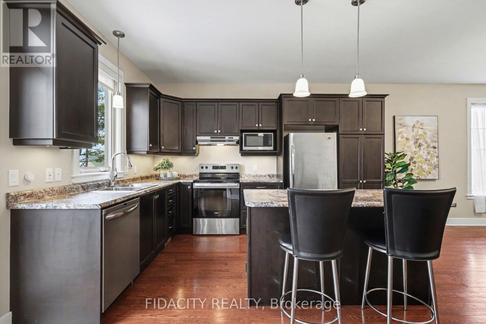 21 Galens Way, North Grenville, Ontario  K0G 1J0 - Photo 12 - X12920048