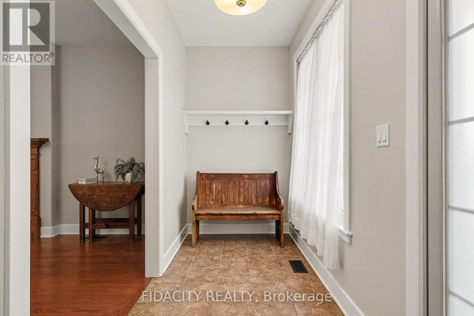 21 Galens Way, North Grenville, Ontario  K0G 1J0 - Photo 4 - X12920048