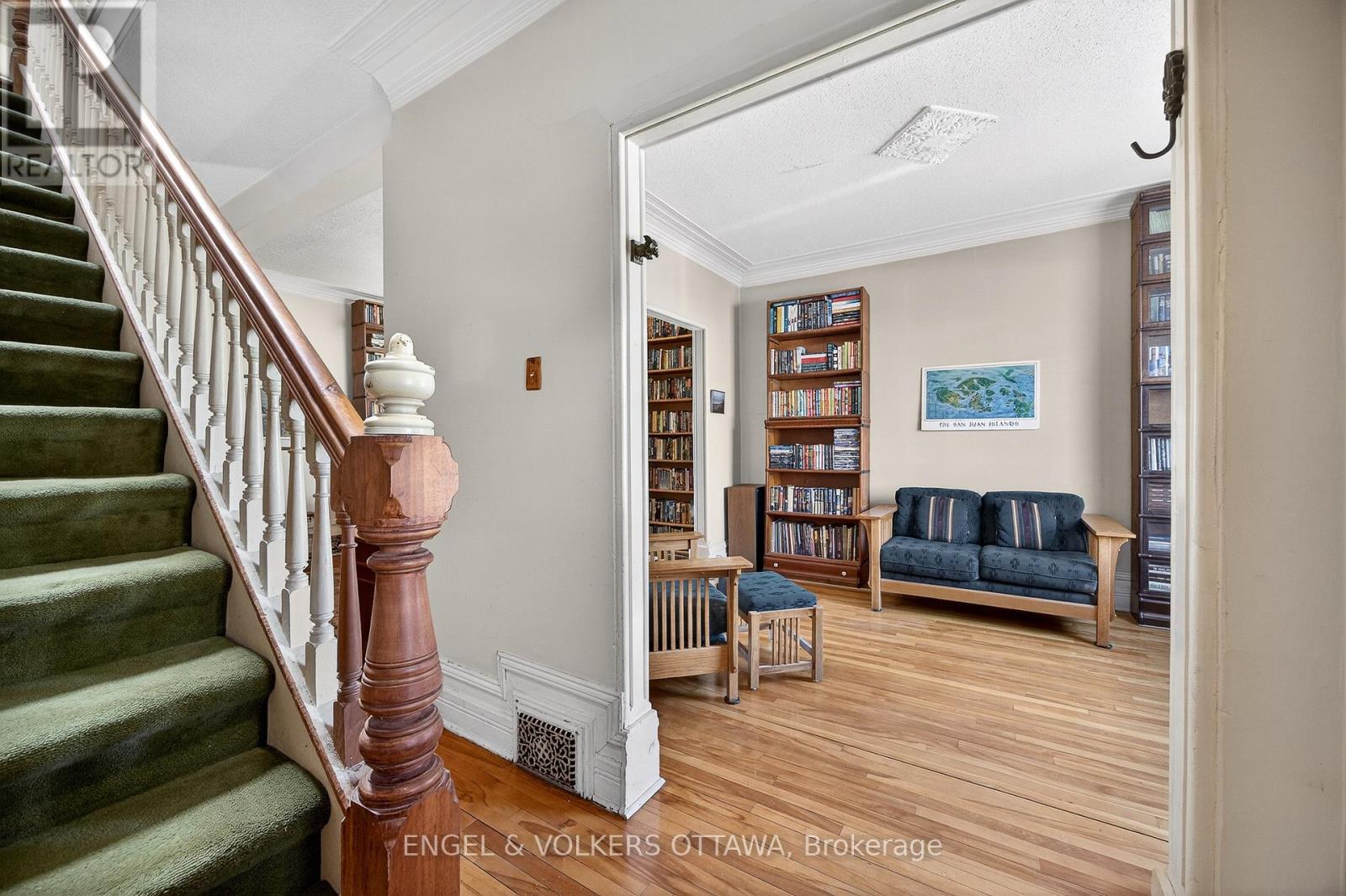 70 Fourth Avenue, Ottawa, Ontario  K1S 2L2 - Photo 8 - X12920098