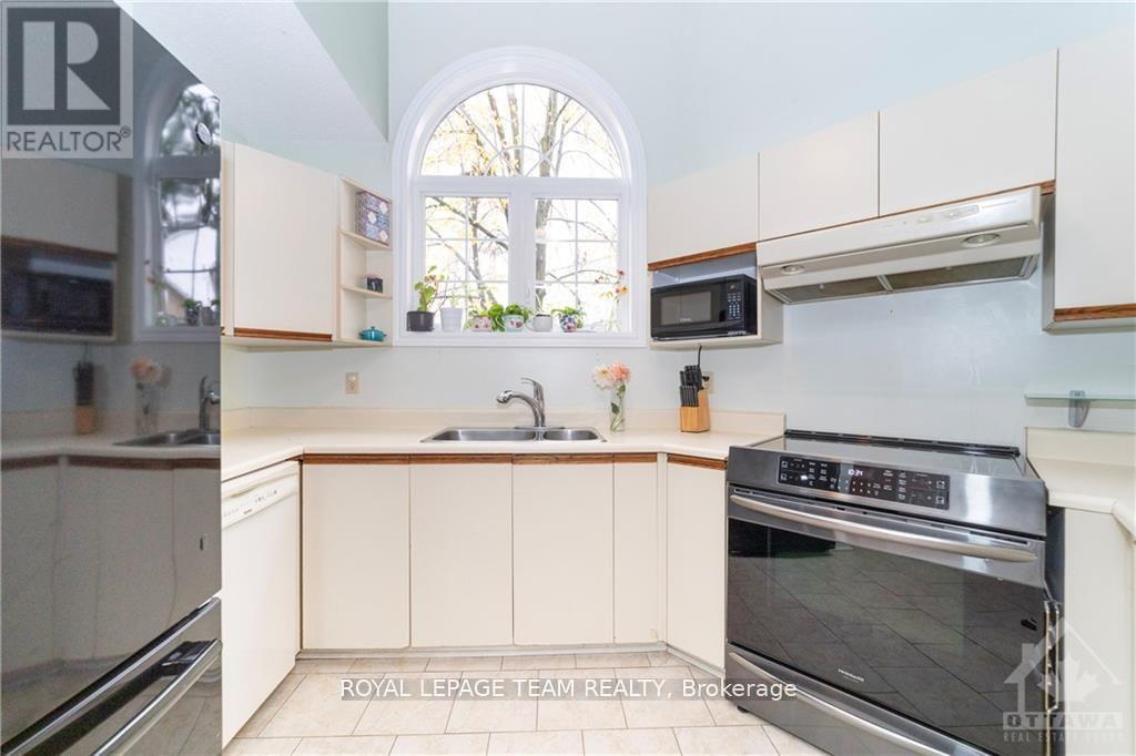 2982 Richmond Road S, Ottawa, Ontario  K2B 6S7 - Photo 12 - X12920116