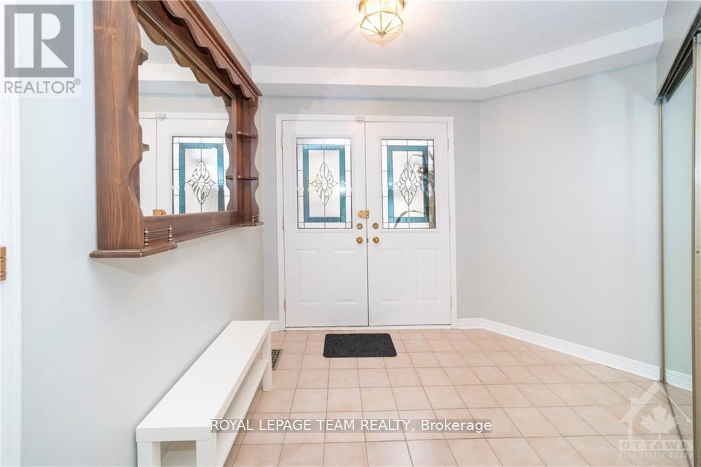 2982 Richmond Road S, Ottawa, Ontario  K2B 6S7 - Photo 4 - X12920116