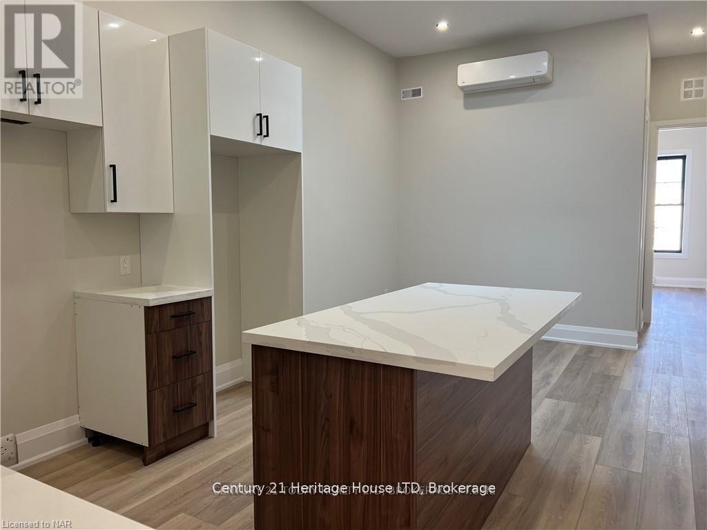 205 - 43 Jarvis Street, Fort Erie, Ontario  L2A 2S3 - Photo 2 - X12919982