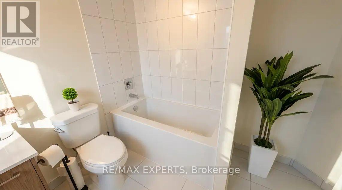 221 - 9000 Jane Street, Vaughan, Ontario  L4K 0M6 - Photo 20 - N12919962