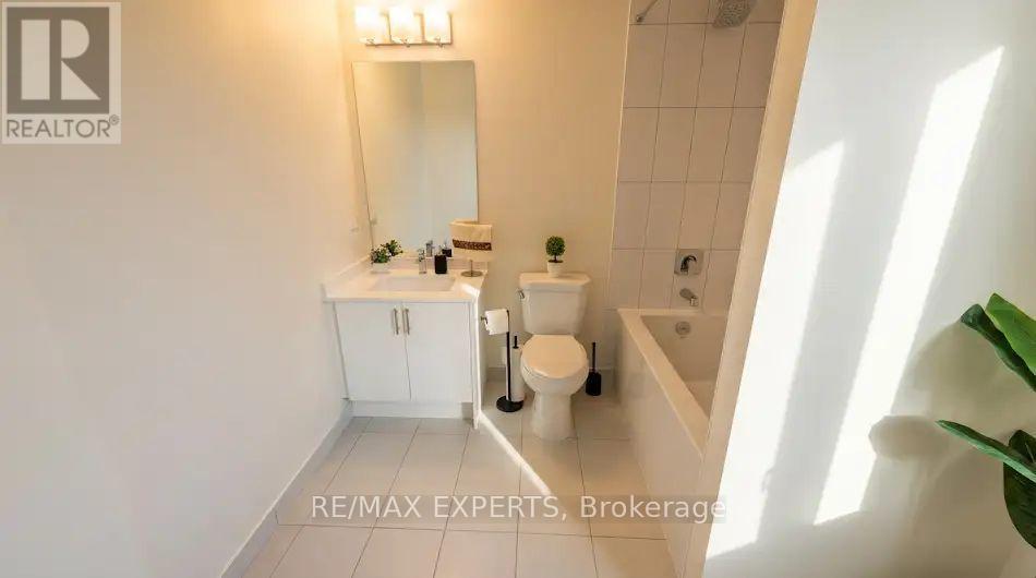 221 - 9000 Jane Street, Vaughan, Ontario  L4K 0M6 - Photo 21 - N12919962