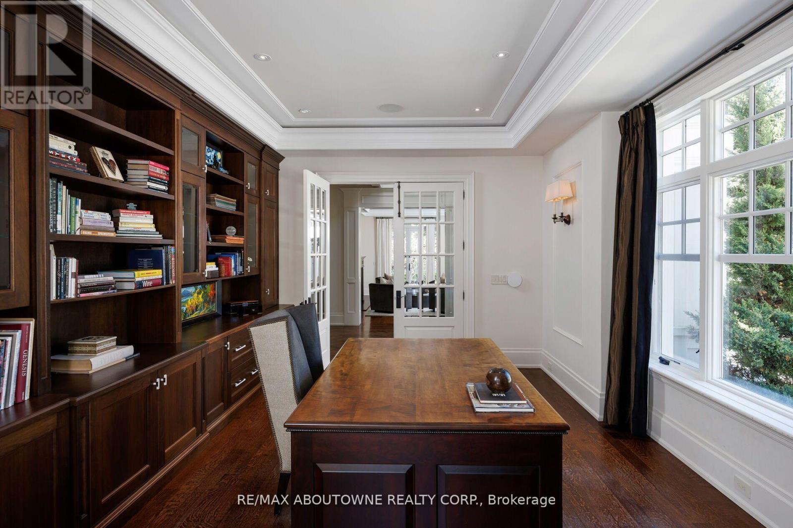 64 Brentwood Road, Oakville, Ontario  L6J 4B6 - Photo 16 - W12702312