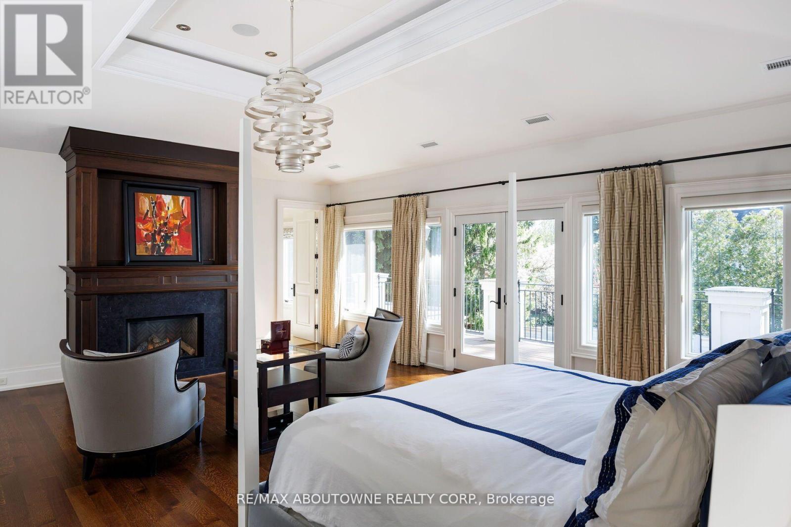 64 Brentwood Road, Oakville, Ontario  L6J 4B6 - Photo 18 - W12702312