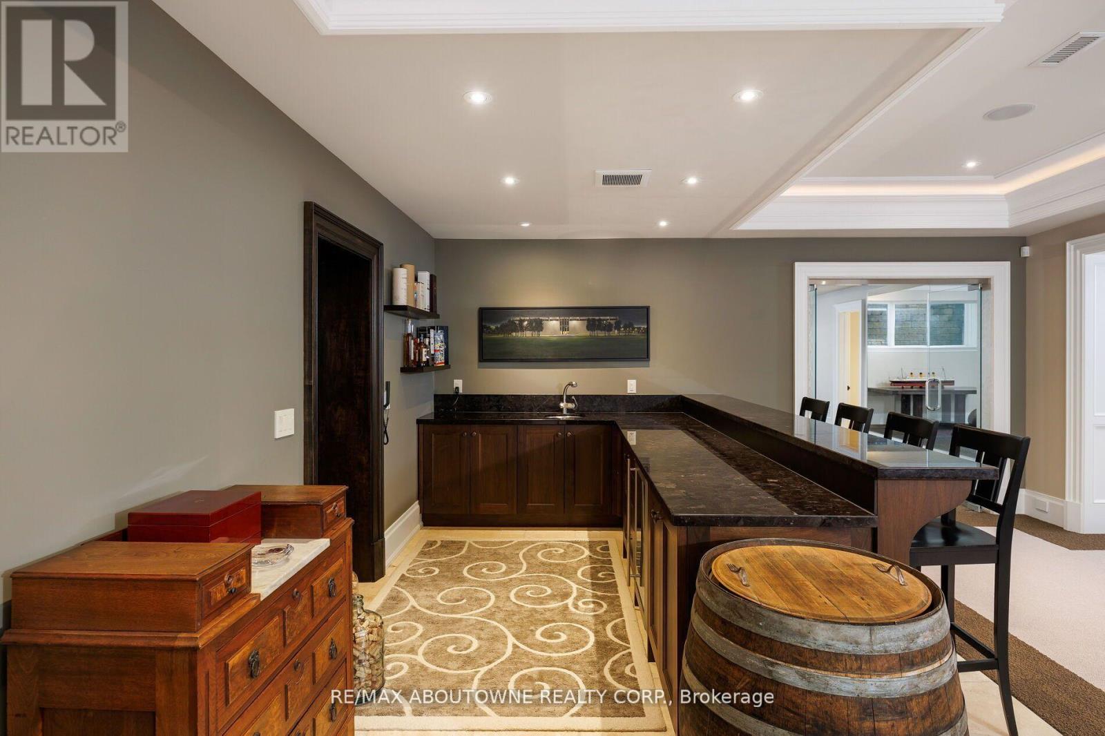 64 Brentwood Road, Oakville, Ontario  L6J 4B6 - Photo 33 - W12702312