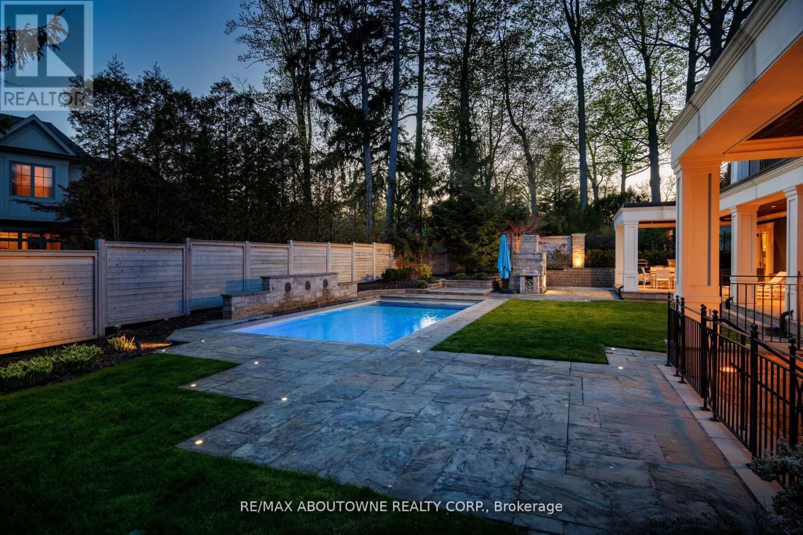 64 Brentwood Road, Oakville, Ontario  L6J 4B6 - Photo 47 - W12702312