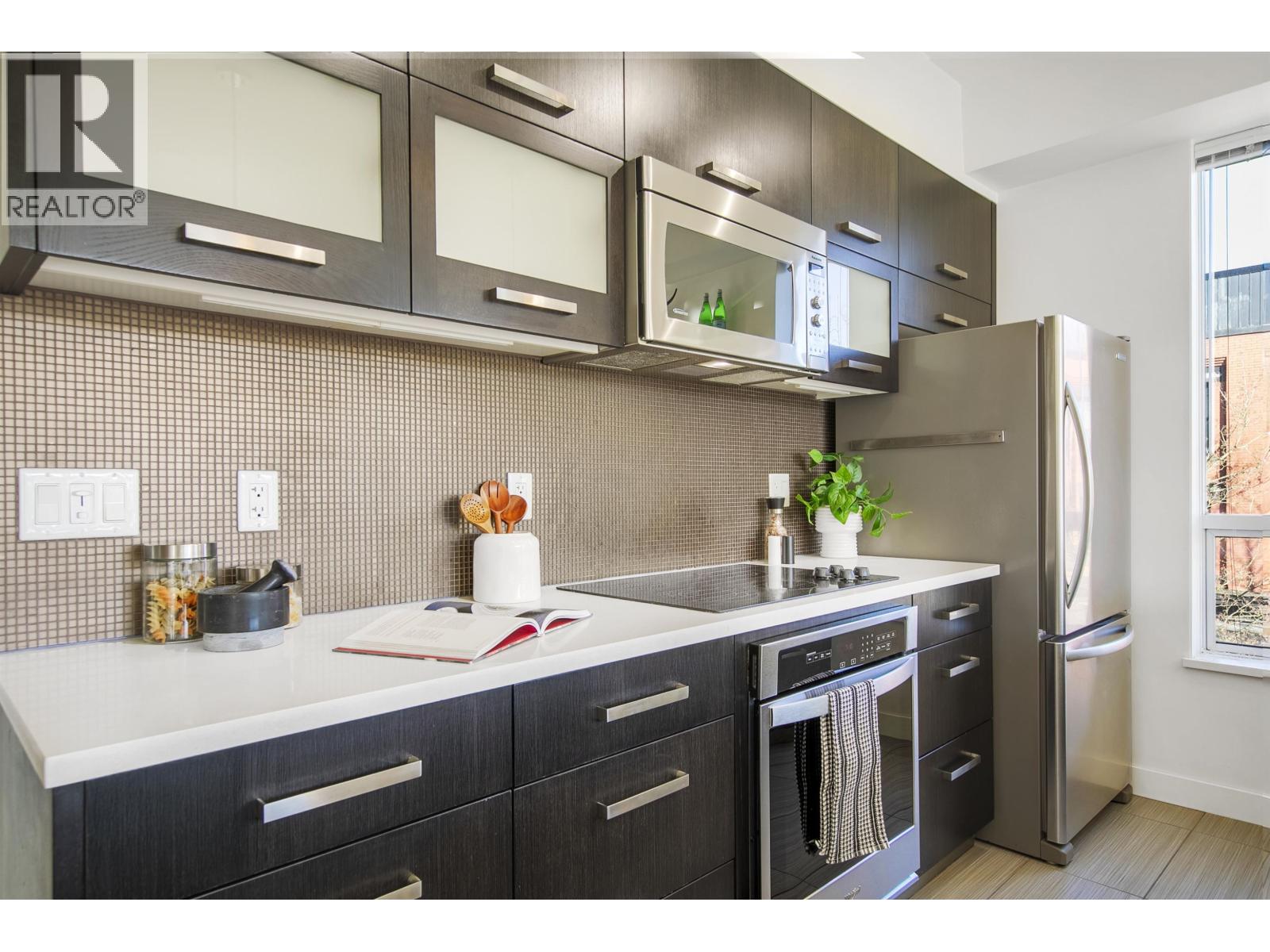 206 3333 Main Street, Vancouver, British Columbia  V5V 3M8 - Photo 3 - R3103463