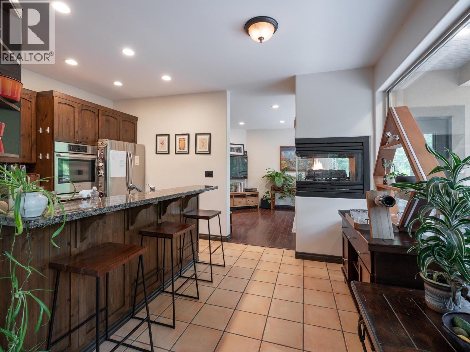 5836 Marine Way, Sechelt, British Columbia  V7Z 0R3 - Photo 7 - R3103436