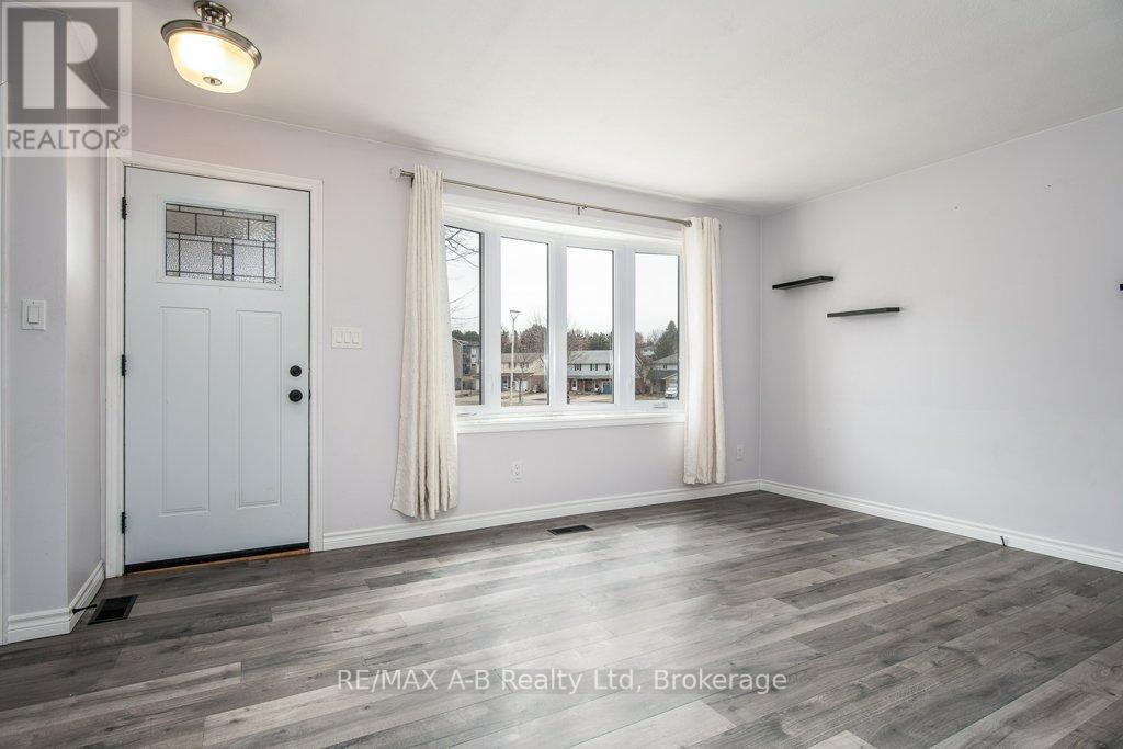 567 Durham Crescent, Woodstock, Ontario  N4S 5X4 - Photo 16 - X12920002