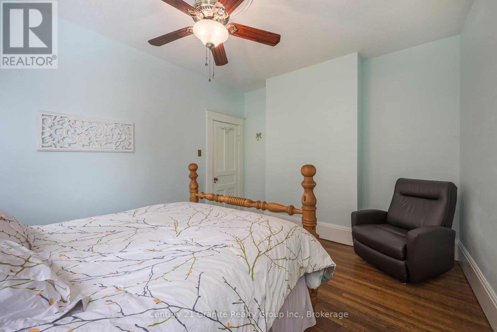 84 Cambridge Street N, Kawartha Lakes (Lindsay), Ontario  K9V 4E2 - Photo 16 - X12920014