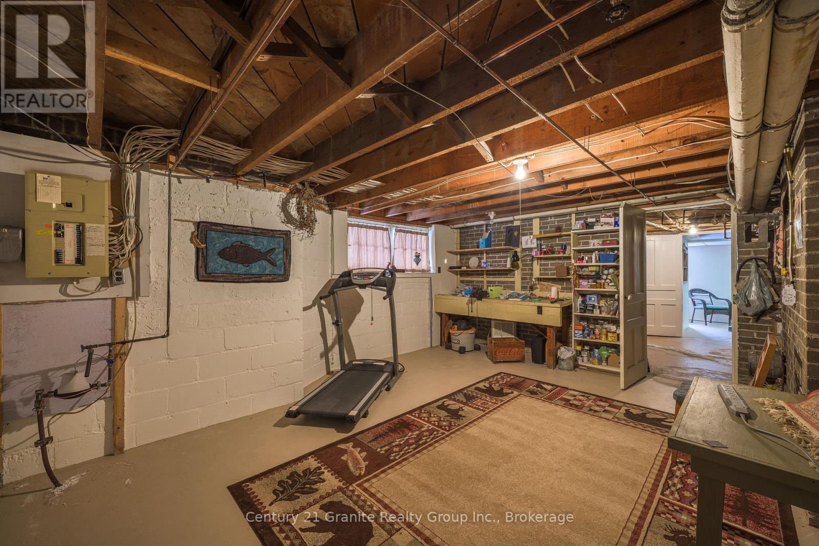 84 Cambridge Street N, Kawartha Lakes (Lindsay), Ontario  K9V 4E2 - Photo 35 - X12920014