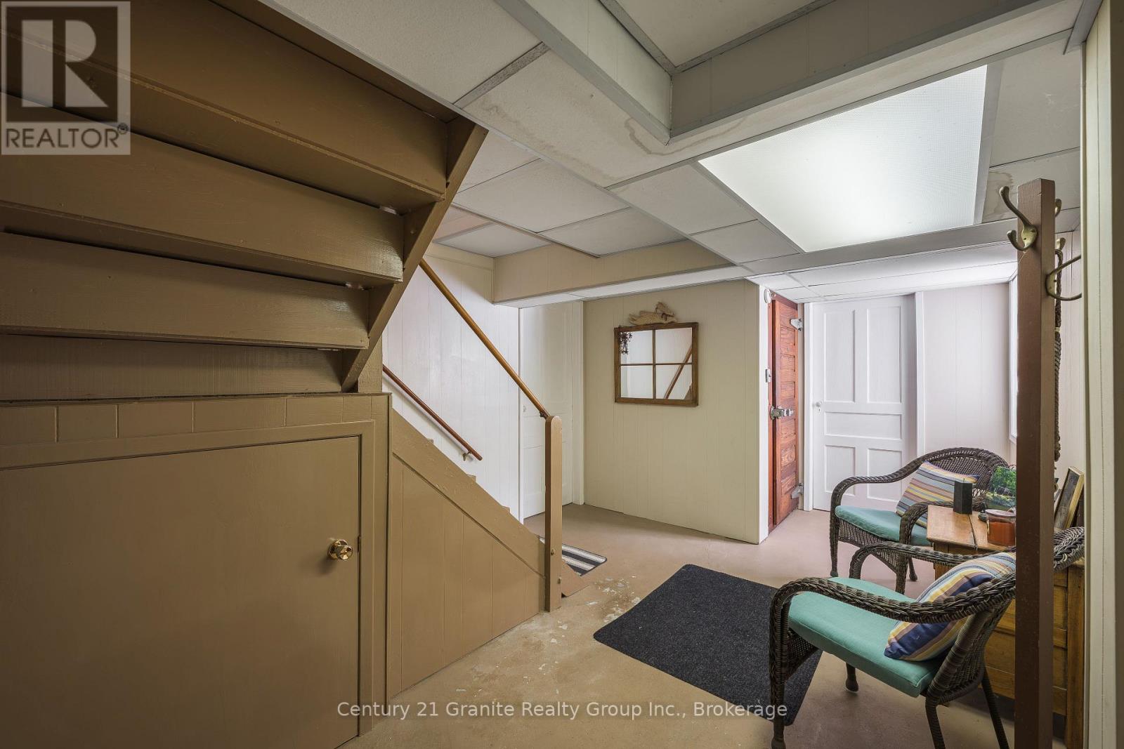 84 Cambridge Street N, Kawartha Lakes (Lindsay), Ontario  K9V 4E2 - Photo 37 - X12920014