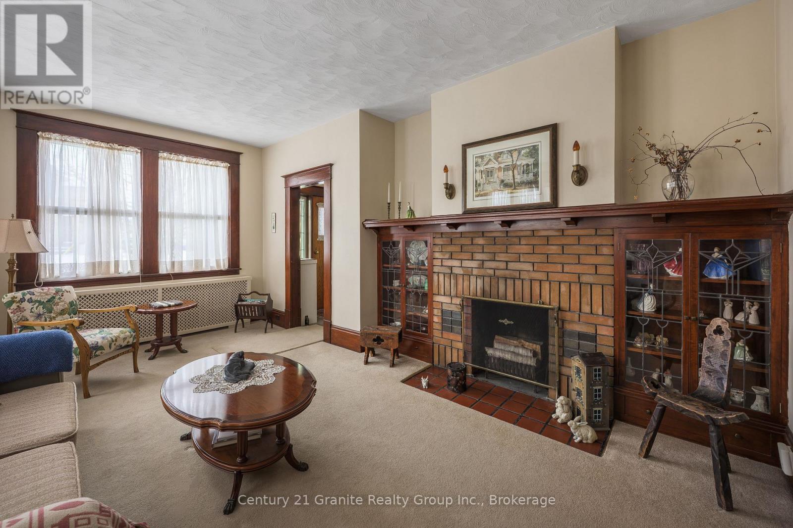 84 Cambridge Street N, Kawartha Lakes (Lindsay), Ontario  K9V 4E2 - Photo 6 - X12920014