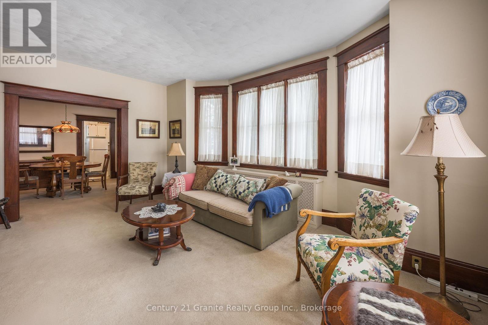 84 Cambridge Street N, Kawartha Lakes (Lindsay), Ontario  K9V 4E2 - Photo 8 - X12920014