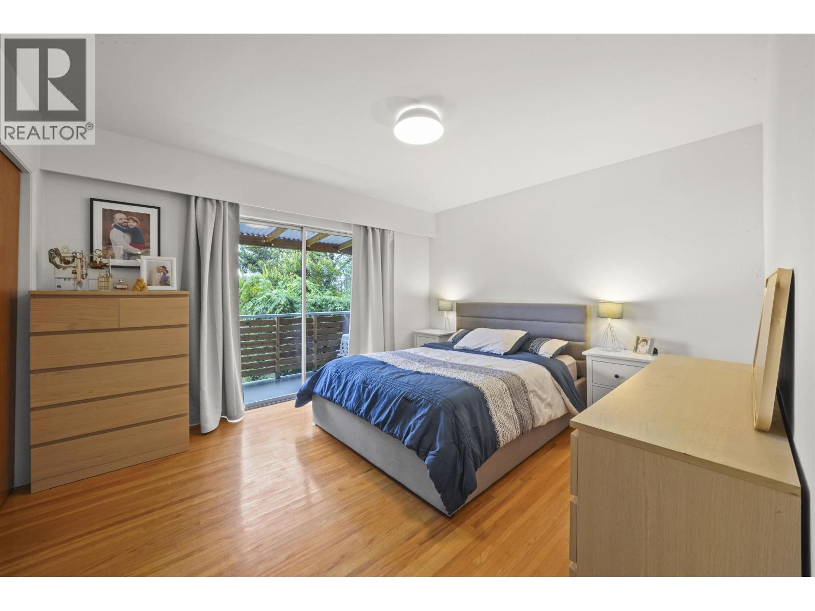 75 Springer Avenue, Burnaby, British Columbia  V5B 3K4 - Photo 10 - R3103448