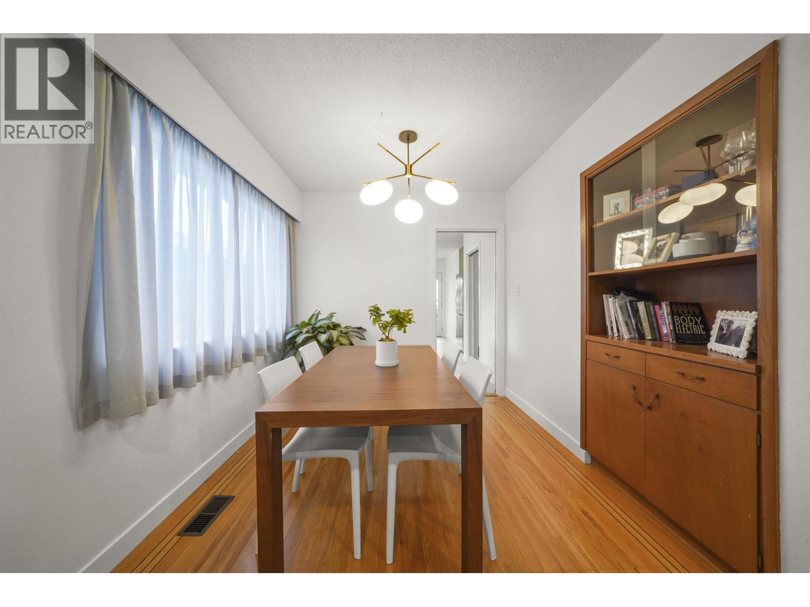 75 Springer Avenue, Burnaby, British Columbia  V5B 3K4 - Photo 5 - R3103448