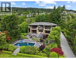 1075 GROVELAND ROAD, West Vancouver, British Columbia