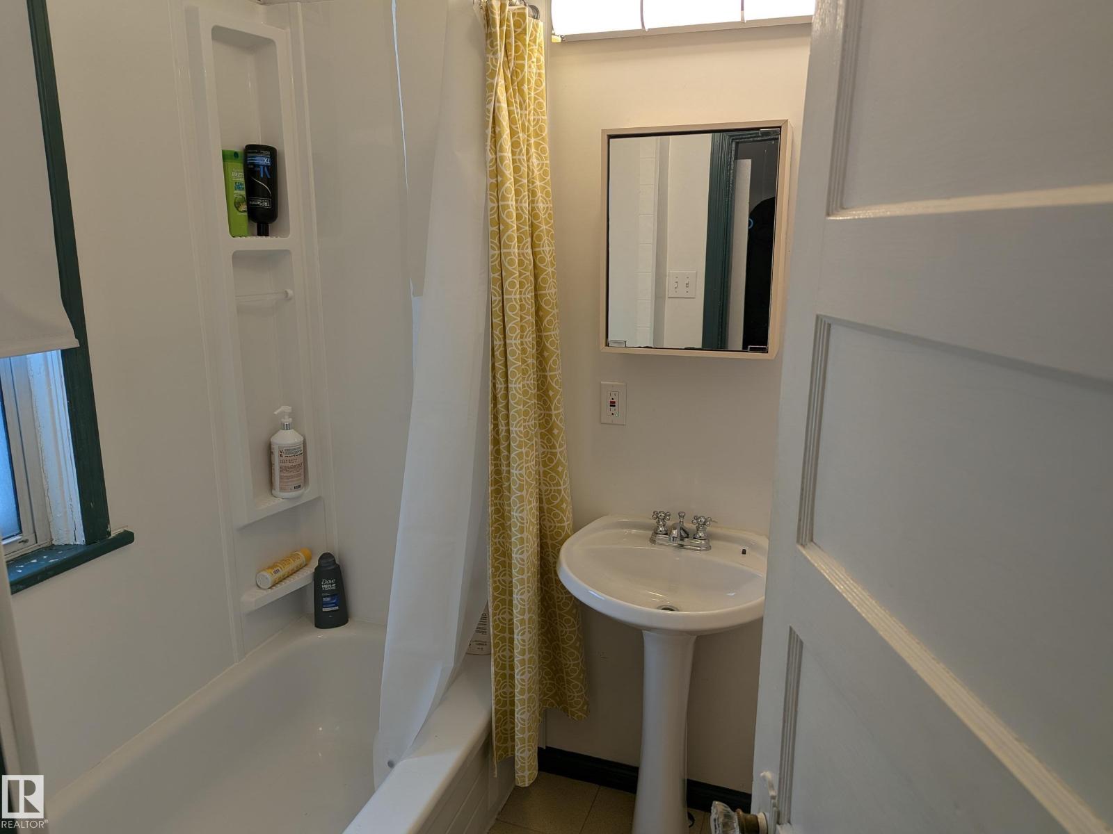 8416 104 St Nw, Edmonton, Alberta  T6E 4G2 - Photo 18 - E4478707