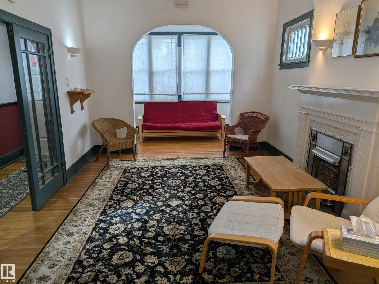 8416 104 St Nw, Edmonton, Alberta  T6E 4G2 - Photo 2 - E4478707